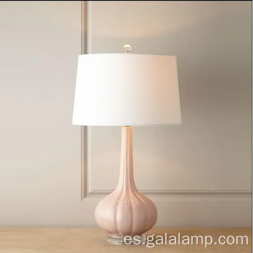 Lámpara rosa elegante con diseño de calabaza a rayas